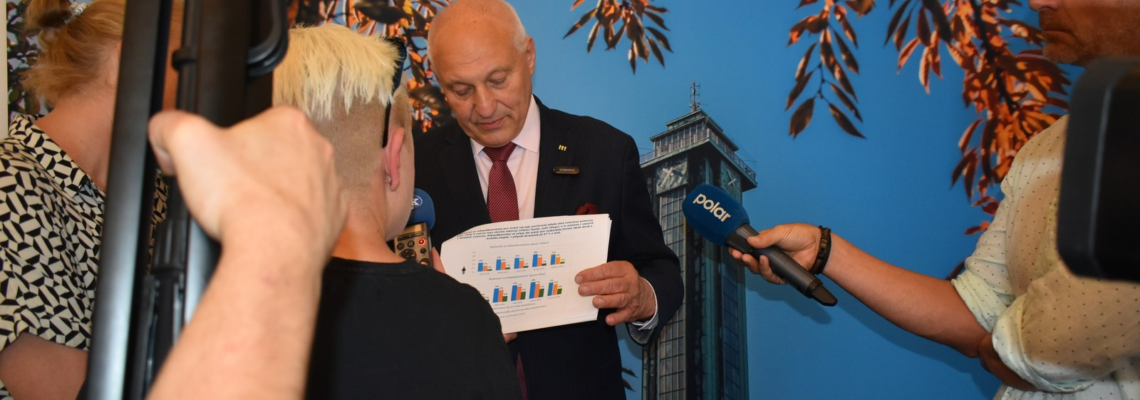 Zbyněk Pražák informuje o individuálních dotacích pro rok 2026